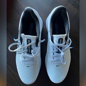 Golf Shoes 9.5 Brand New with box